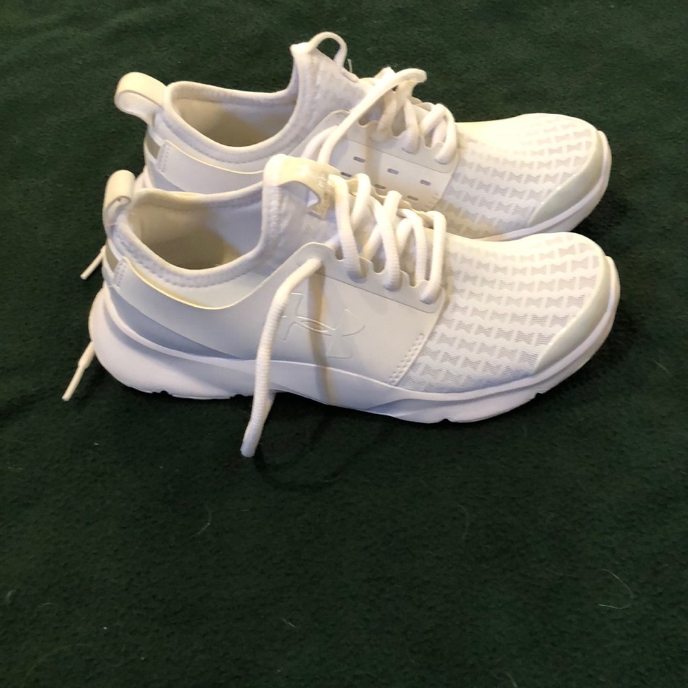 Under Armour tennis shoes